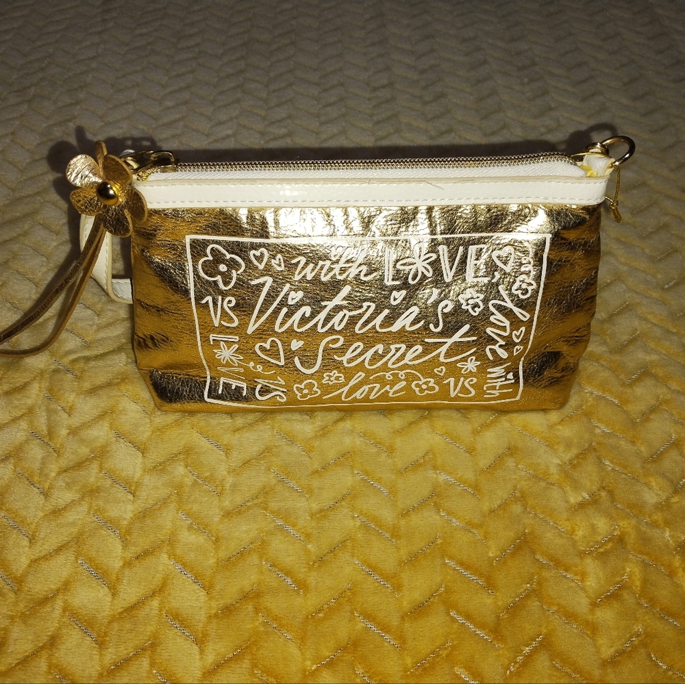 $15$ Victoria's Secret Cosmetic Bag NWOT